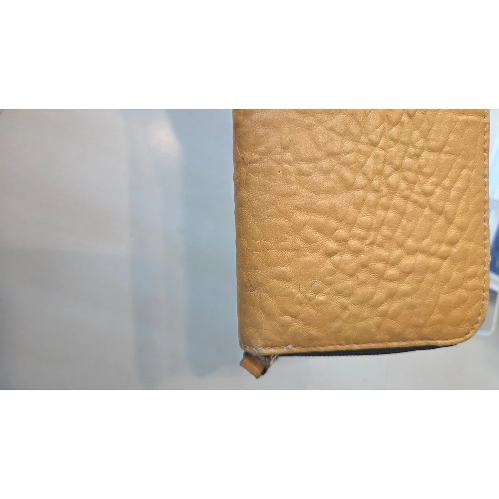 Steve Madden Zip Around Wallet Tan Pebble Leather‎ Gold Interior